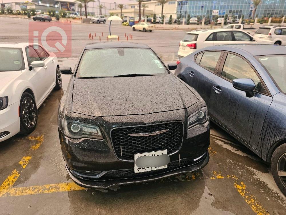 کرایسلەر 300